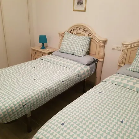 Resindencial Bajondillo Beach Apartmán *
